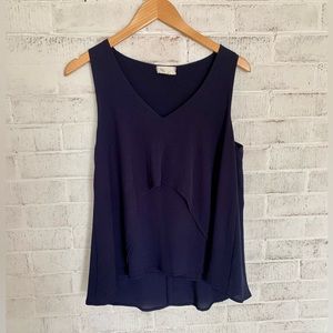 Anthropologie En Elle Navy Tired Top Size Small